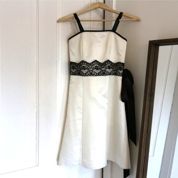 VTG Jessica McClintock for Gunne Sax Dress White Black Lace Size 1/2 0-2 Prom - Picture 1 of 9